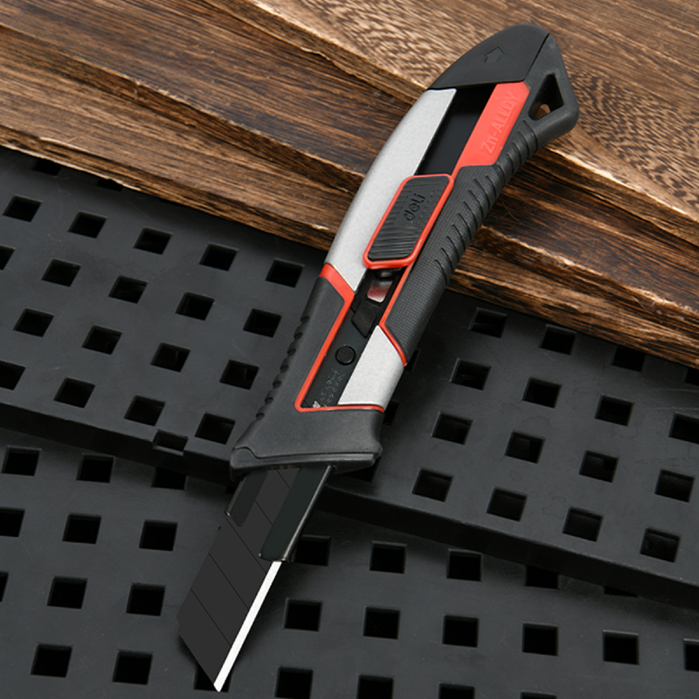 Нож строительный Deli YS DL4254, 18 мм, прорезиненная рукоятка, серебристый, черный